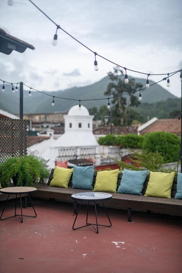 Barbara'S Boutique Hostel Antigua Exterior photo